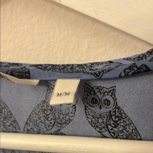 Reitmans Blue Notched Collar Blouse with Buttoned Sleeves - Picture 10 of 10